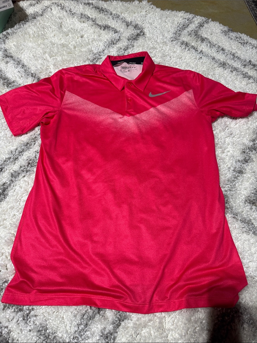 Nike Men’s Hot Pink Gradient Golf Polo standard fit